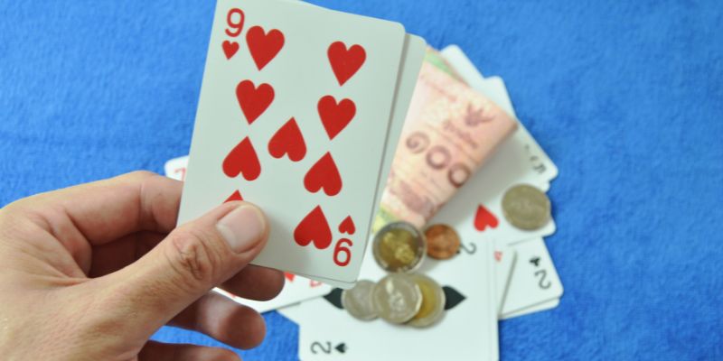 Quy tắc rút bài của 'Player' và 'Banker' được xác định bởi tổng điểm của các lá bài